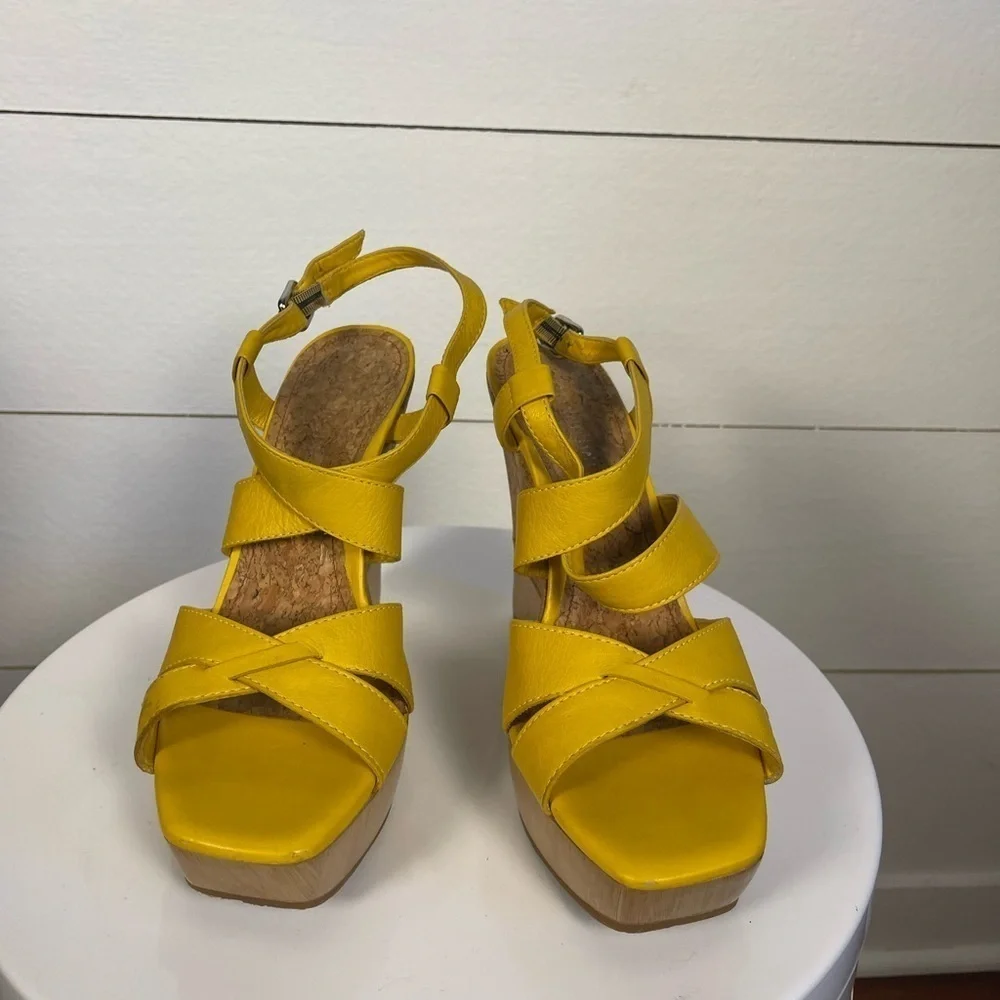 Gianni Bini Strappy Yellow Wedge Sandals Size 6